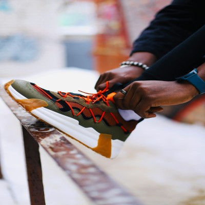 Sneak Sneaker
